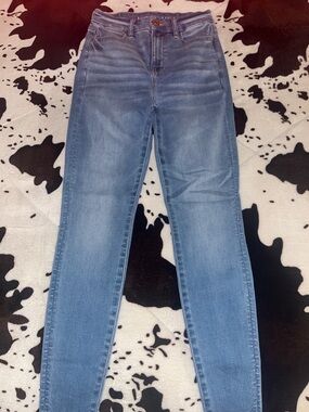 American Eagle Outfitters Light Blue Skinny Jeans
